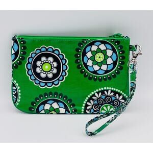 Vera Bradley Cupcakes Green Vinyl Wristlet Zip Pouch Cosmetic Travel‎ Bag